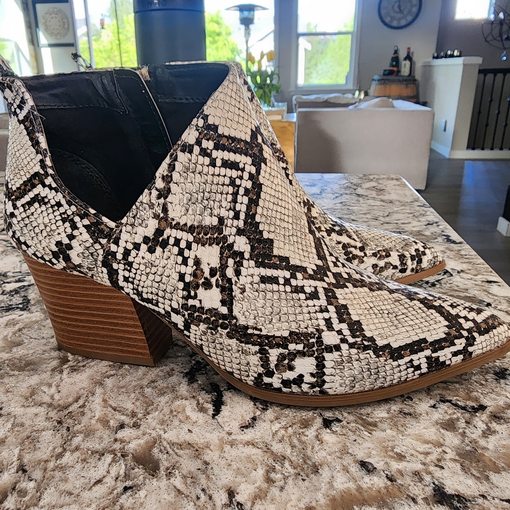 Booties - Picture 3 of 4